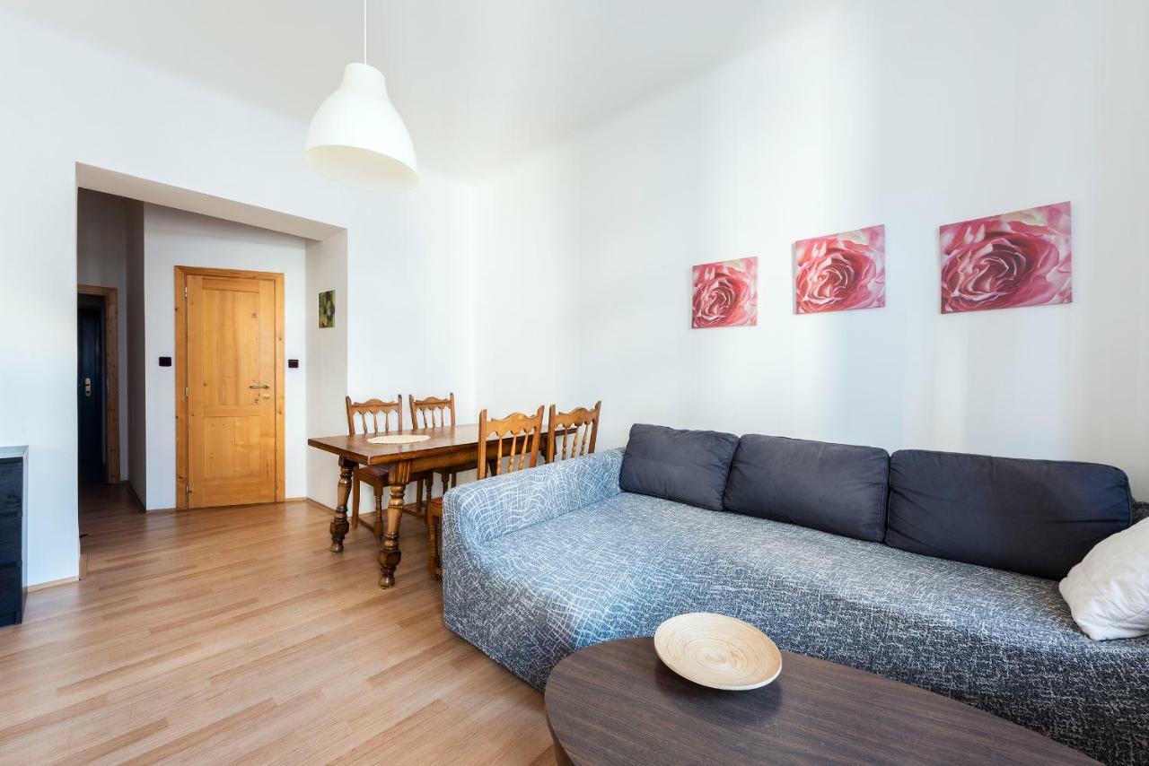 Family 6 Apartment Prag