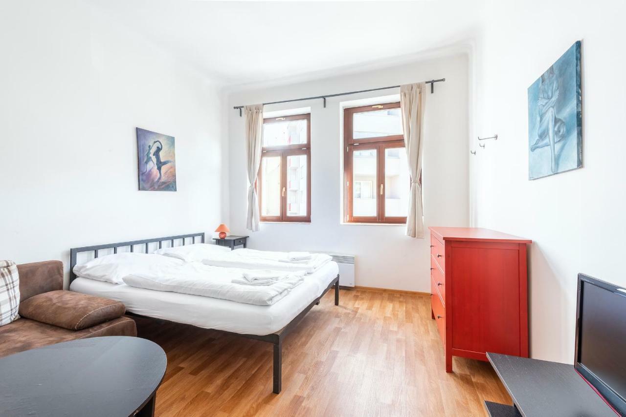 Apartmán 6 *